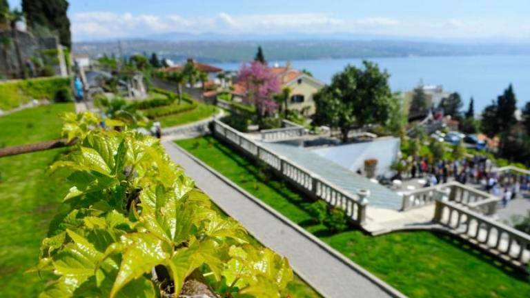 V Opatiji slavnostno odprli prenovljeni Ameriški vrt