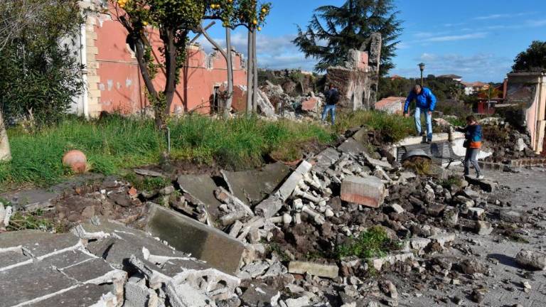 Zaradi Etne 370 ljudi v zasilnih prebivališčih