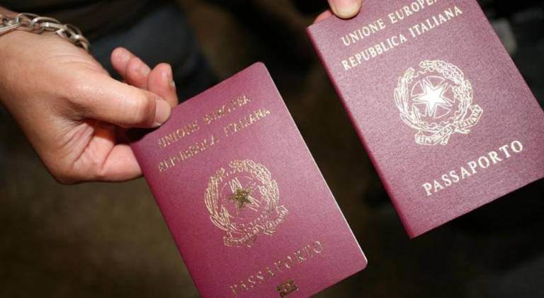 Po načelu ius sanguinis zdaj težje do državljanstva