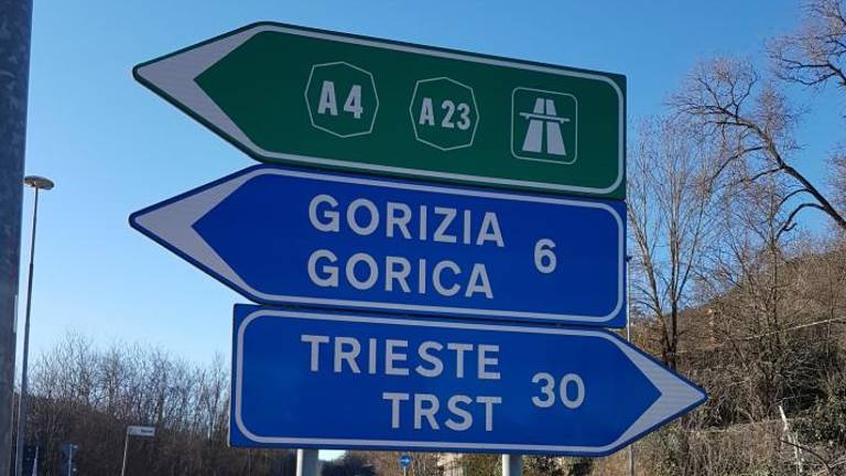 Državna cesta končno dvojezična tudi v Dolu