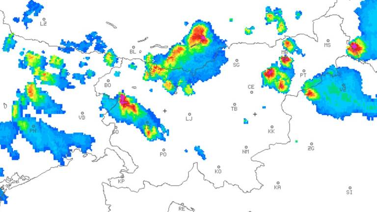 Arso poostril vremensko opozorilo, ponekod možna toča