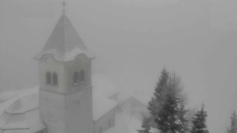 Prebudili smo se v deževno jutro, v gorah močno sneži