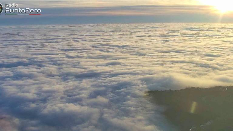 Na Tržaškem je morje prekrila megla