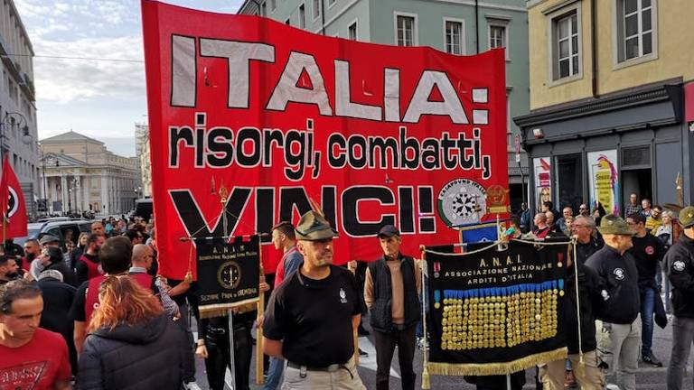 Fašisti, najboljši sosedje