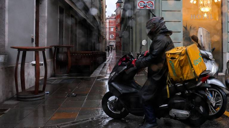 Za vsako dostavo prejmejo največ tri evre