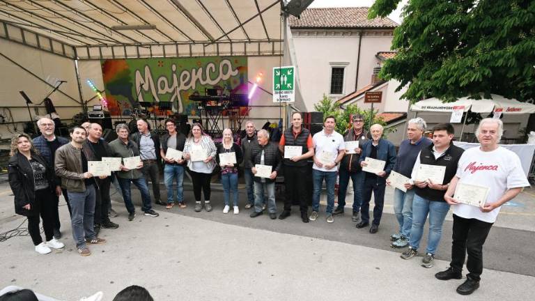Nagradili najboljša vina in olja, nocoj dvigovanje maja