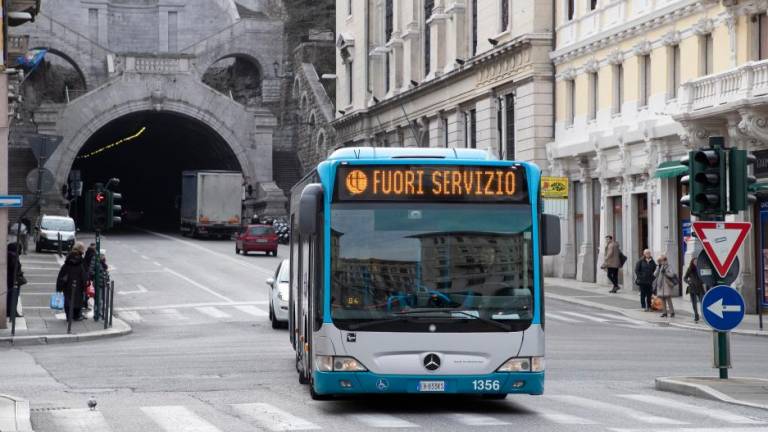 Župan Dipiazza proti okrepitvi avtobusne povezave z Barkovljami