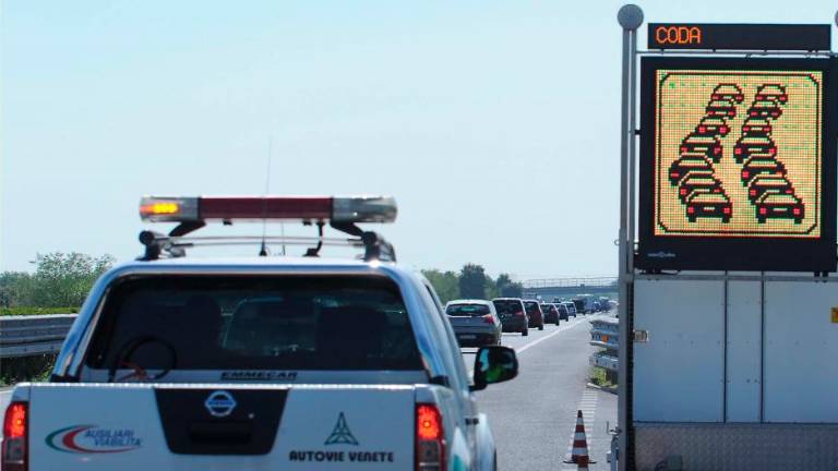 Na avtocesti A4 oviran promet v smeri Trsta