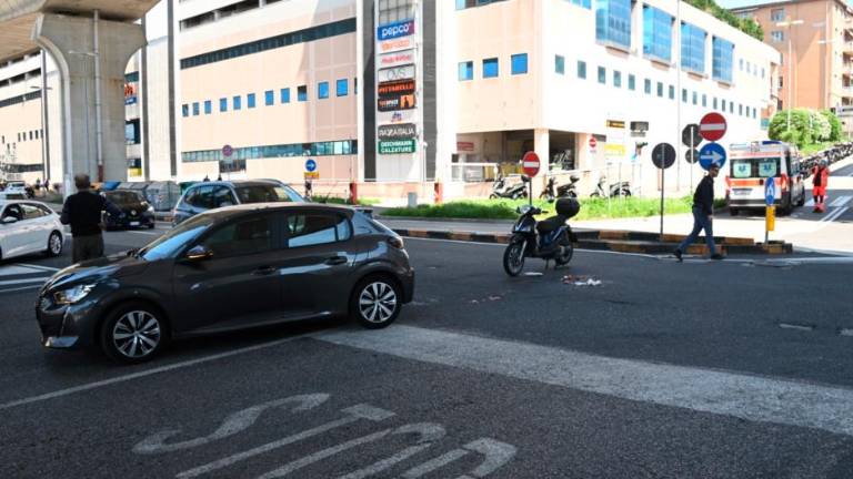 Trčila avtomobil in skuter