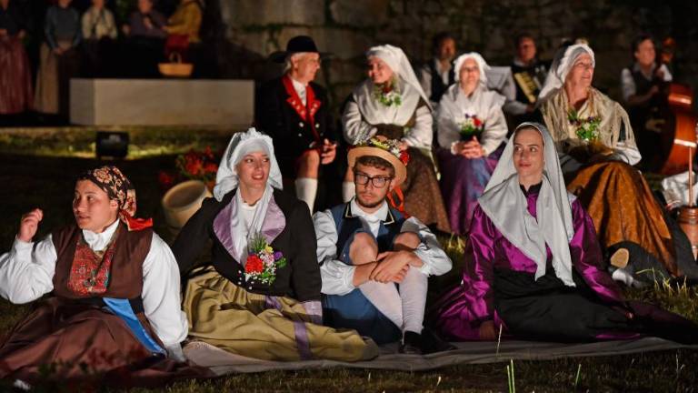 Noše so tudi navdih za modne kreacije