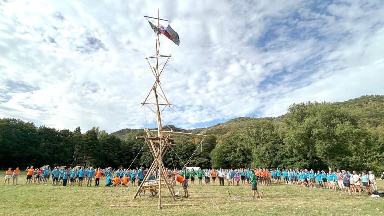 Skavtinje in skavti na jamboreeju praznujejo okrogli jubilej
