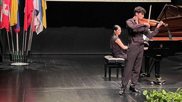 V Gorici v polnem teku violinsko tekmovanje Lipizer