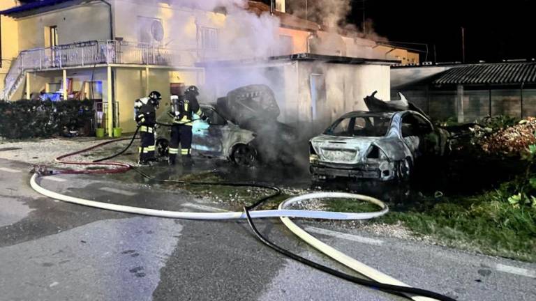 Zagorela dva avtomobila