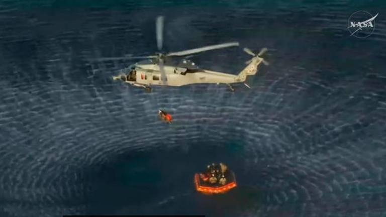 Astronavti misije Artemis 2 so se vrnili na Zemljo