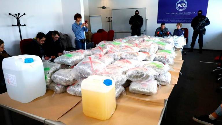 Hrvaški policisti blizu Zagreba odkrili več kot 400 kg droge