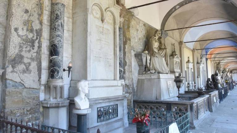 Sklad Tončič prevzema skrb za grobnico družine Tomažič