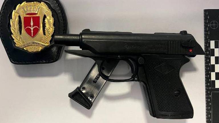 Stanovalcu grozil s strašilno pištolo