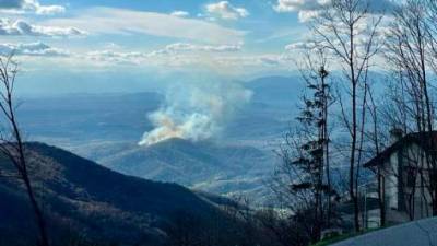 Požar na gozdnatem območju med občinama Neme in Ahten (ELIO MEROI/IL FRIULI)