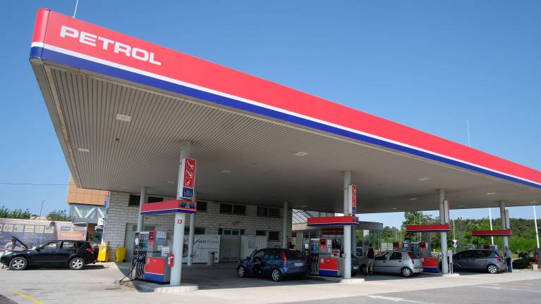 Bencin s torkom cenejši, dizel dražji