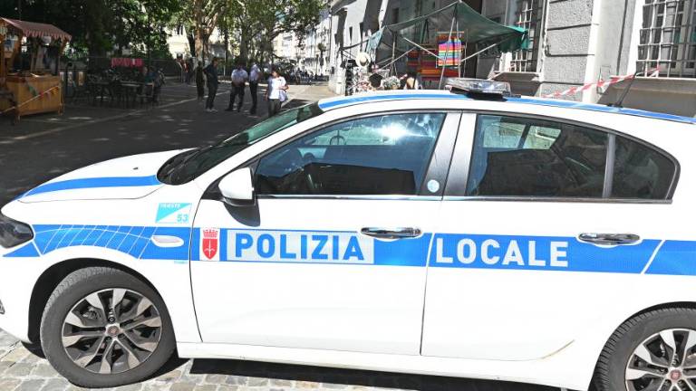 Nezakonito bivali v stanovanju družbe Ater