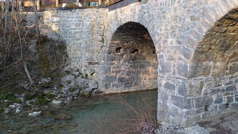 Čez prenovljeni most v Hudičevi luknji pri Štantovih bo prvi zapeljal pustni voz