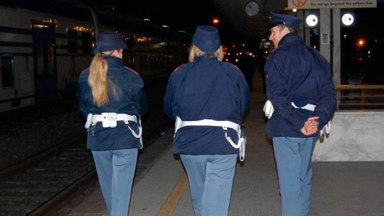 Prijeli mladoletnike, ki so ropali na deželnih vlakih