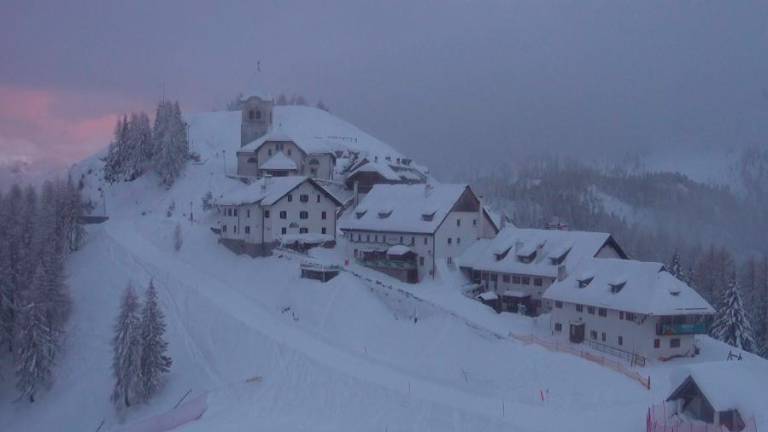 V smučarskih središčih FJK zdaj debela snežna odeja