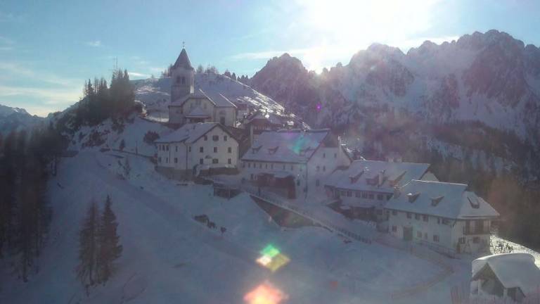 Ničta izoterma poskočila na 3500 metrov