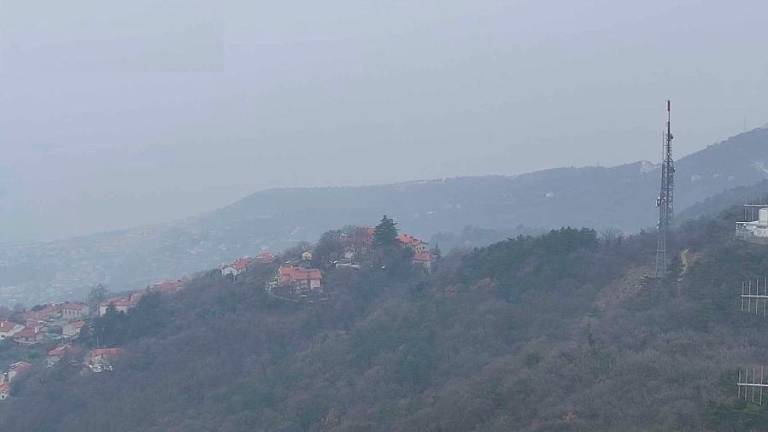 Zrak je v teh dneh onesnažen