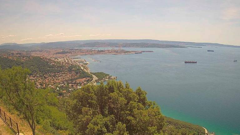 Prvič letos se bo živo srebro dotaknilo 30 stopinj Celzija