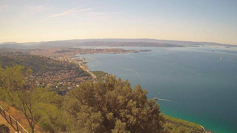 Današnji pogled na Tržaški zaliv ob 10.30 (SPLETNA KAMERA CISAR)