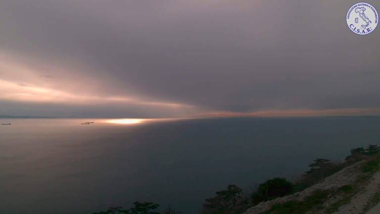 Ob atlantskem toku se bodo zvrstile tri vremenske fronte