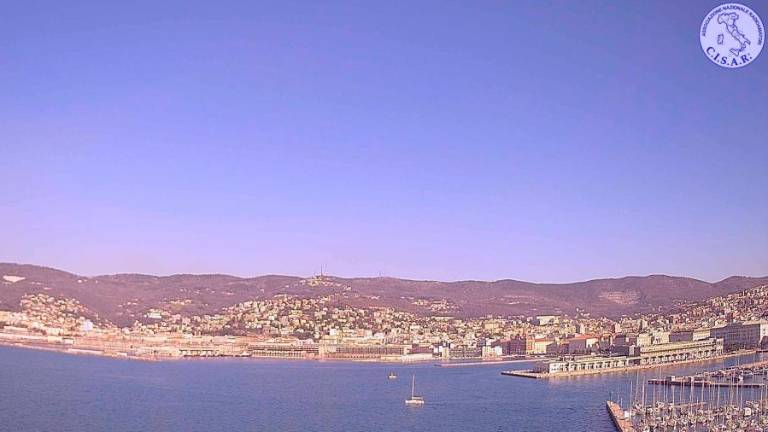 Burja se bo jutri spet okrepila