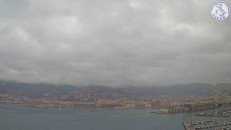 Oblačno in deževno, v gorah sneži