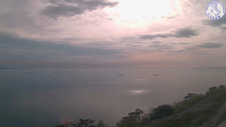 Konec tedna s stanovitnim vremenom, v ponedeljek prehodna sprememba