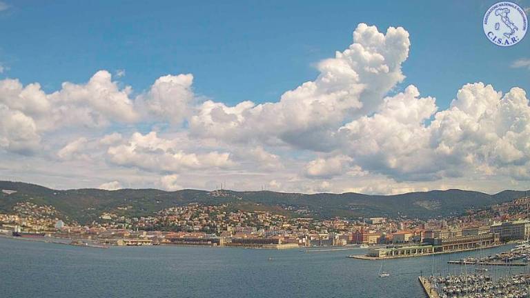 Danes popoldne še nekaj nestanovitnosti, jutri sončen dan