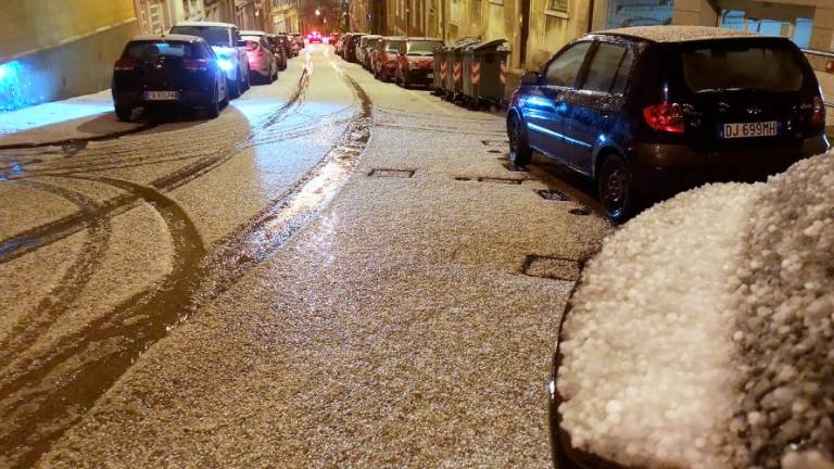 Dopoldne vrtinec, zvečer toča