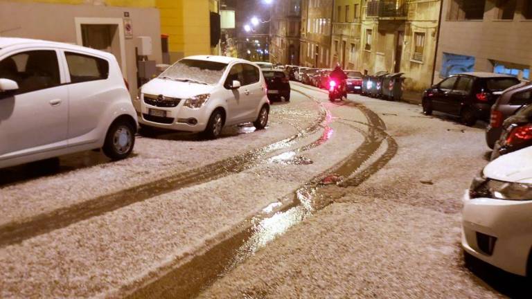 Dopoldne vrtinec, zvečer toča