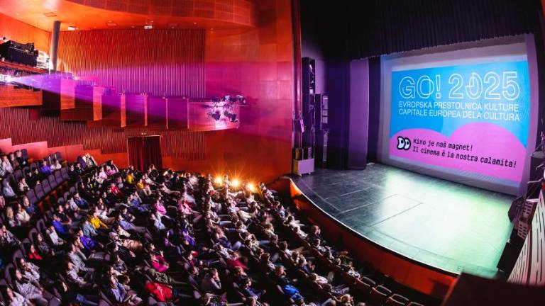 Kinomagnet za tkanje novih prijateljstev