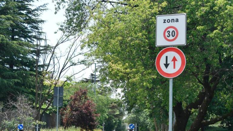 V vaseh in naseljih bodo uredili cone 30 km/h