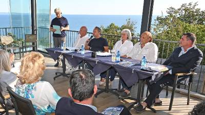 Pogovor je revija Adriatico Magazine priredila na terasi lokala v sesljanskem kampu Pineta