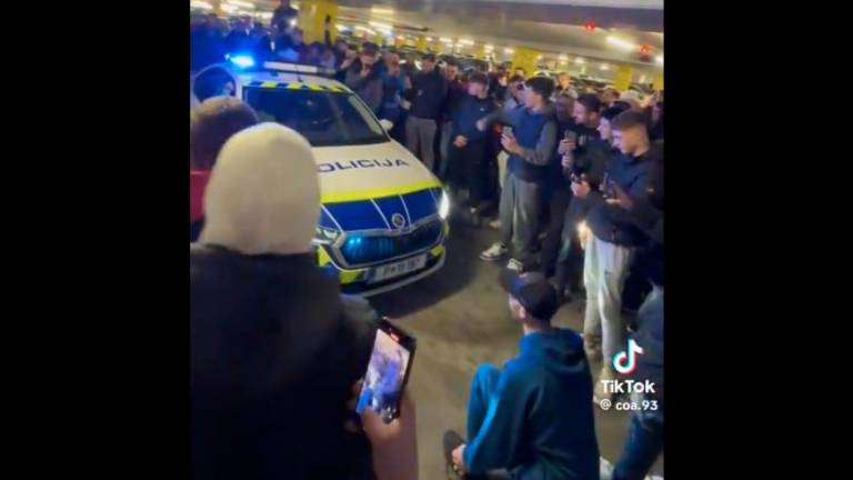 Policisti zaradi sobotnega divjanja na Rudniku izdali 15 plačilnih nalogov (video)