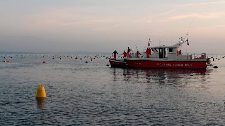 Truplo 52-letnika našli v potopljenem čolnu