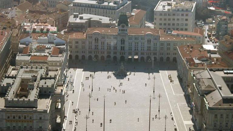 »Trst ni več črna luknja«