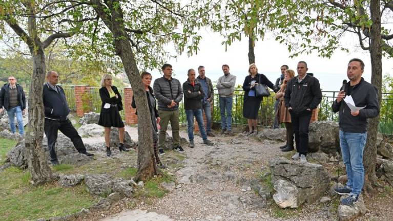 Z občani o kopališču Castelreggio