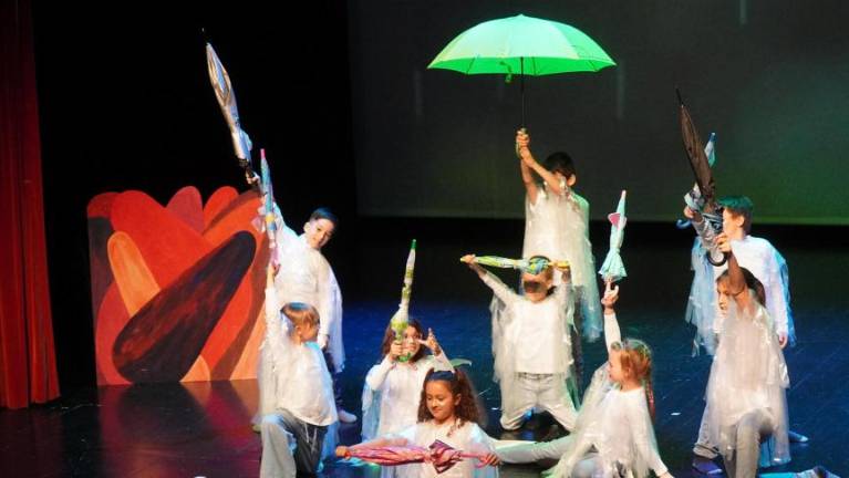 Nagradili devet premiernih uprizoritev