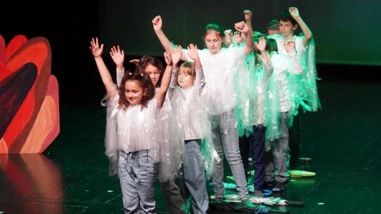 Nagradili devet premiernih uprizoritev