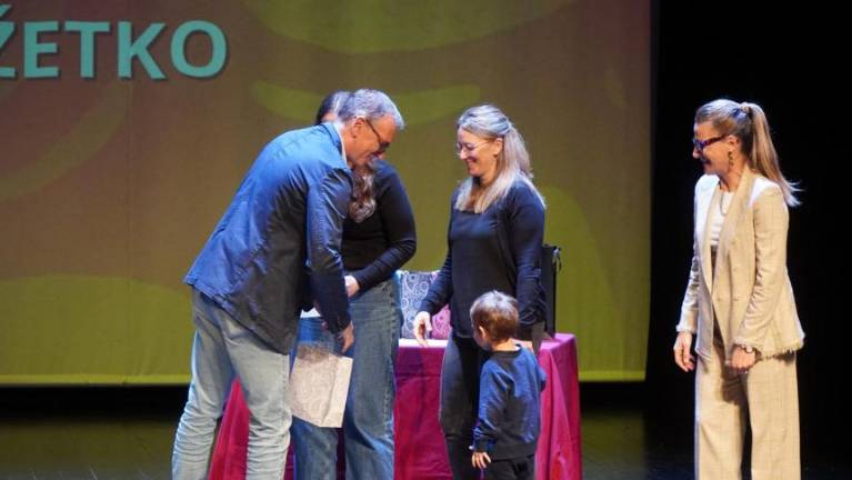 Nagradili devet premiernih uprizoritev