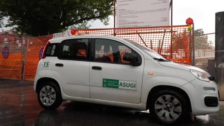 V Gorici nesreča na gradbišču in na cesti