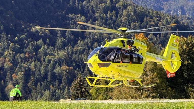 Izpahnil si je ramo, ponj je prišel helikopter